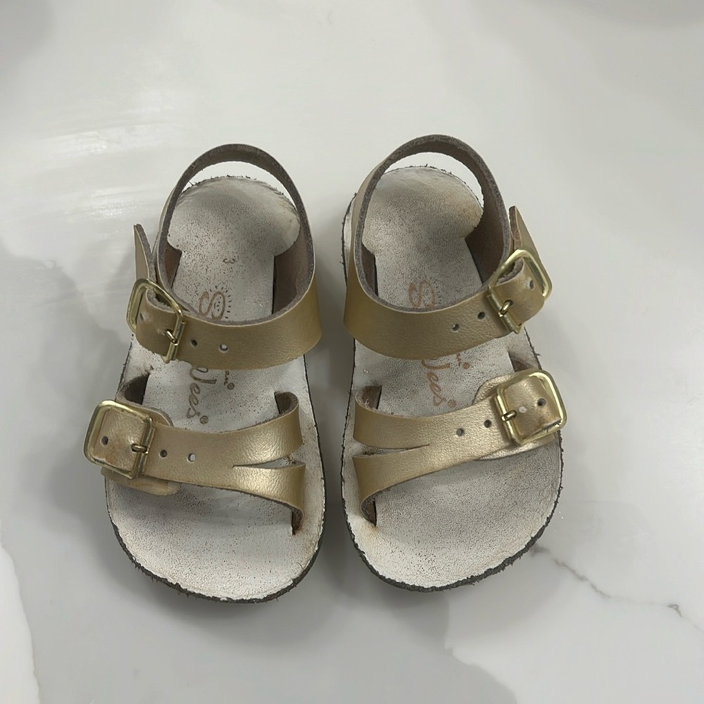 Like New Sea water ( See Wees ) little girls, toddler, gold sandals, size 3T